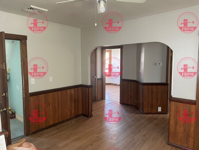 Foto del edificio - 835-837 Stafford Rd
