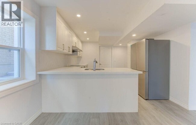 Building Photo - 361 Beechdrops Dr