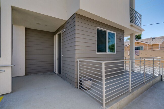 Building Photo - Luxury Penthouse Condo With Ocean Views in Ventura!