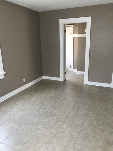 Foto del edificio - 326 E Locust St