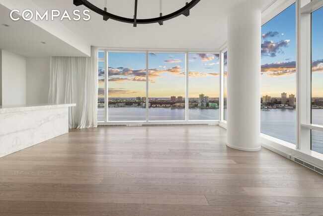 Building Photo - 30 Riverside Blvd