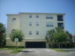 Building Photo - 940 COOPER St