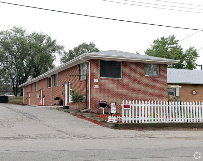 Building Photo - 411-413 Prairie Road
