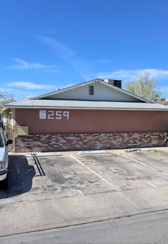 Building Photo - 2259 Bassler St