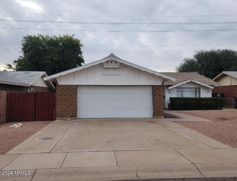 Primary Photo - 8425 E Crestwood Way