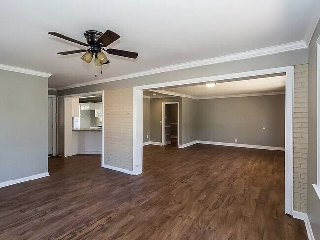 Foto del edificio - 1518 Dahlia Rd