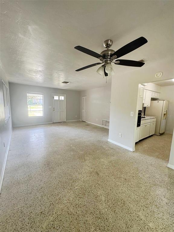 Building Photo - 6442 Treehaven Dr