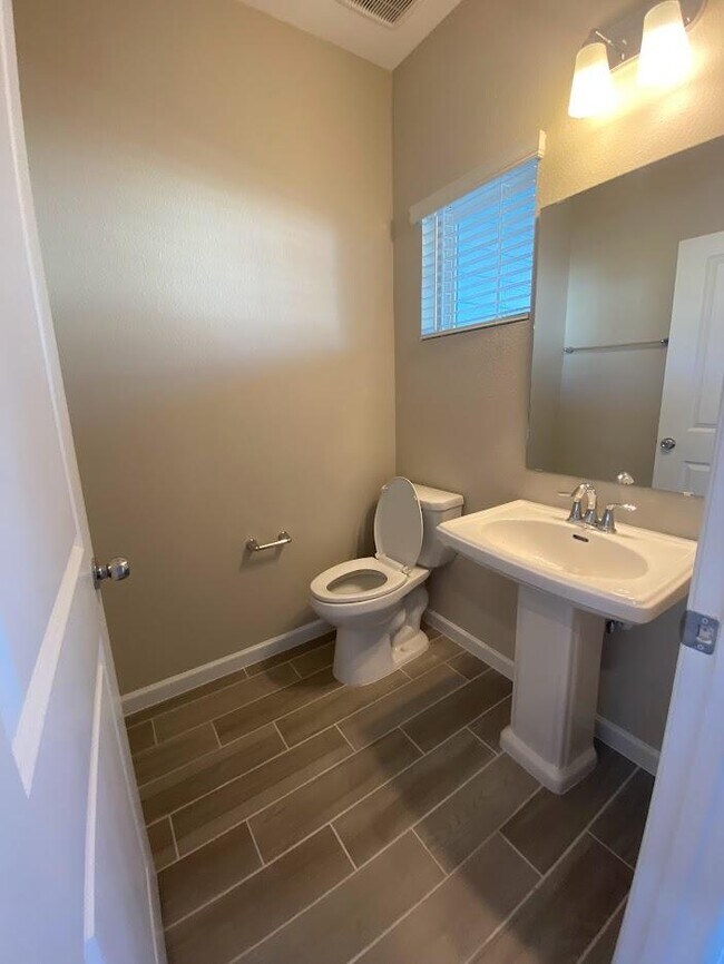 Building Photo - 10326 Alder Creek Ln