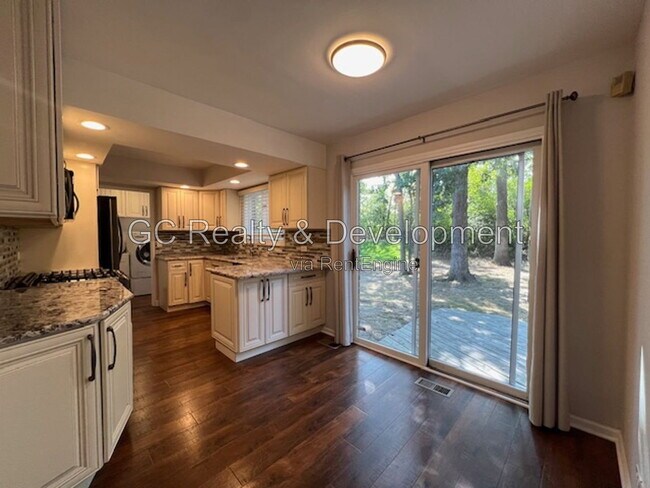 Building Photo - 3148 Cottonwood Ct