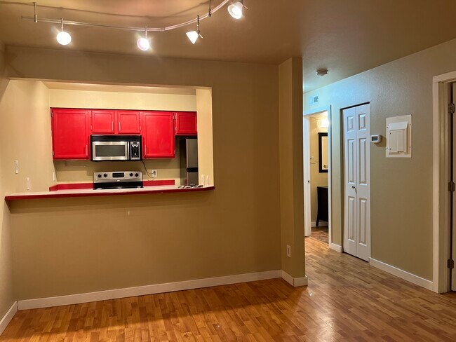 Building Photo - 2430 Sentry Dr