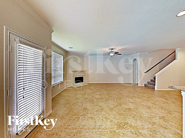 Foto del edificio - 24431 Sundance Spring Dr