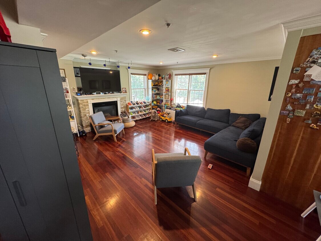 Living Room - 190 Sydney St