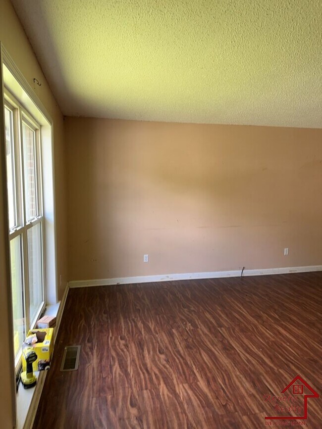Foto del edificio - 4705 Metro Park Ln