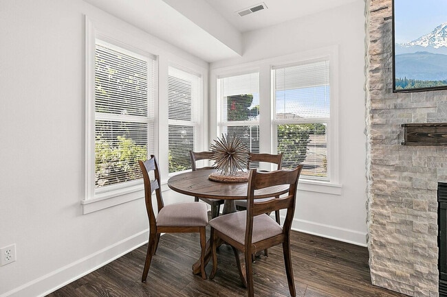 Building Photo - 2615 N Starr St