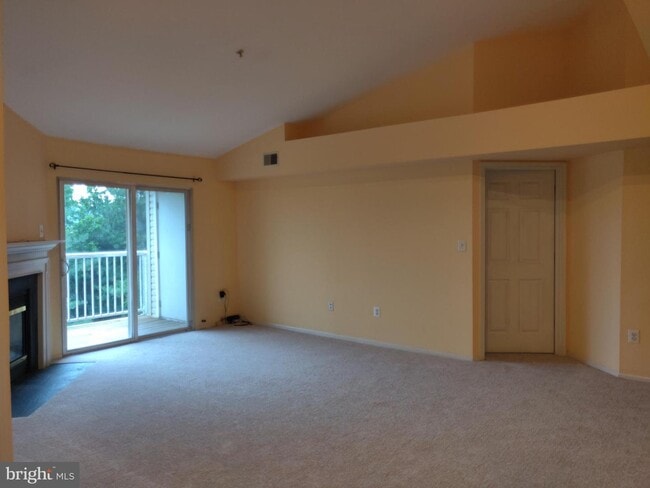 Foto del edificio - 13800 Farnsworth Ln