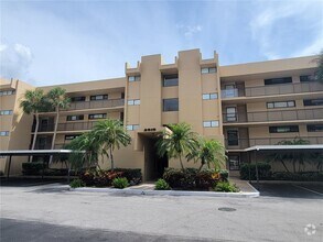 Building Photo - 2615 Cove Cay Dr
