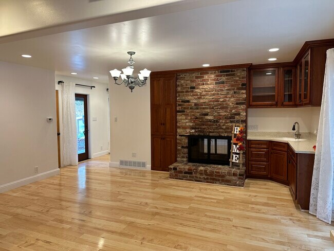 Building Photo - 6 Knickerbocker Ln