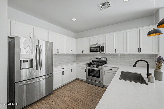 Building Photo - 21286 E Estrella Rd