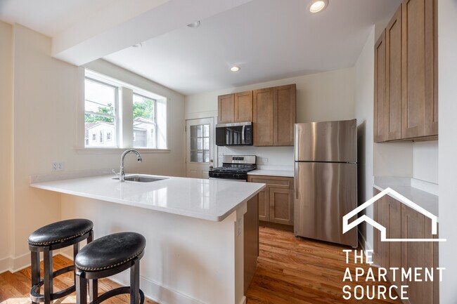 Foto del edificio - 3349 W Balmoral Ave