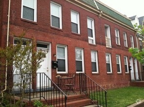 Building Photo - 2103 W Cary St