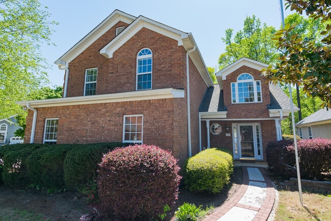 Photo - 340 Bedford Dr House