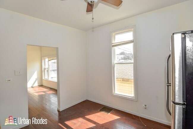 Foto del edificio - 3426 W McLean Ave