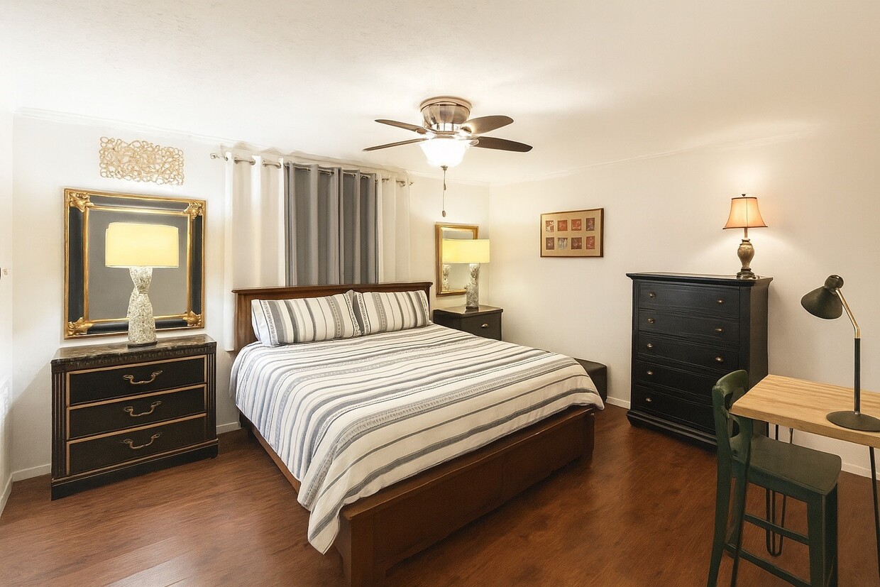 Primary Photo - 3271 Sul Ross St