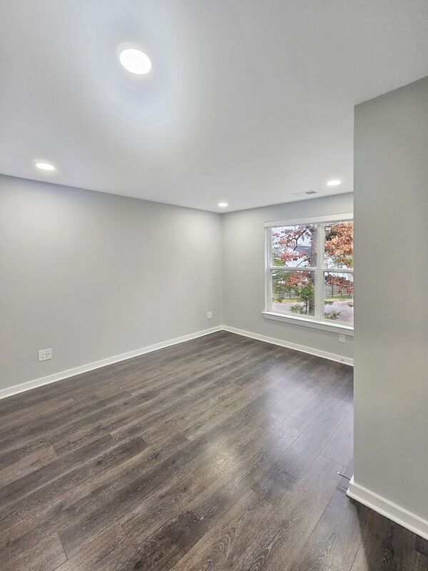 Building Photo - 607 Mason Ward Pl