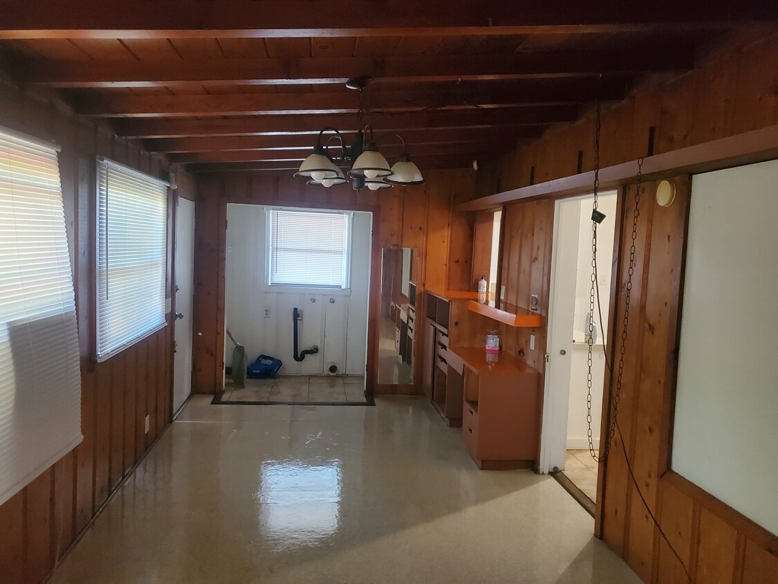 Building Photo - 1206 S Giddings St