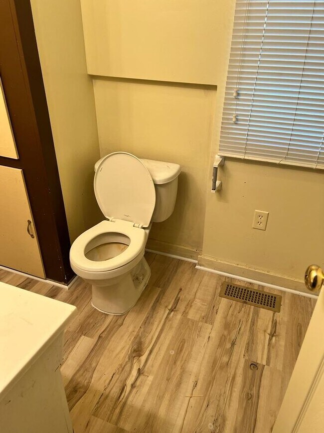 Foto del edificio - Beautiful 4 bedrooms house in a quiet little town