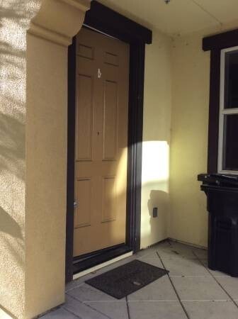 Foto del edificio - Opportunity Knocks! Updated Tri-Level prop...