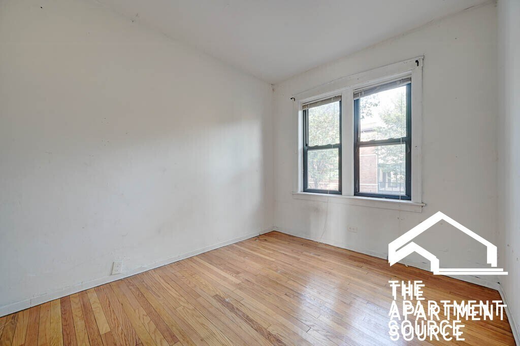 Foto del edificio - 2921 W McLean Ave