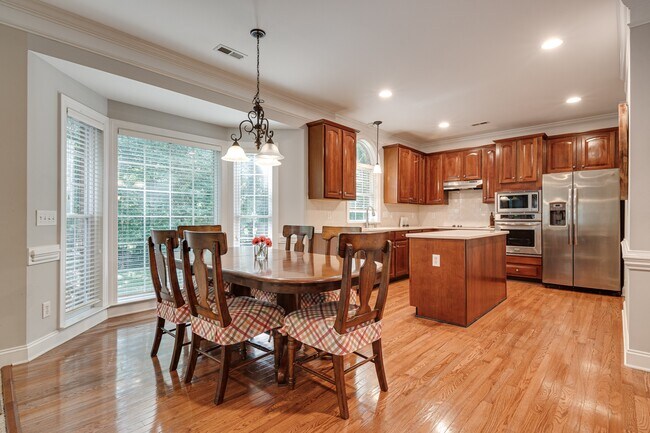 Building Photo - 7111 Weddington Brook Dr