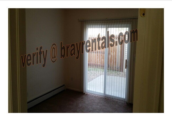 Building Photo - 493 Cedar Glen Way