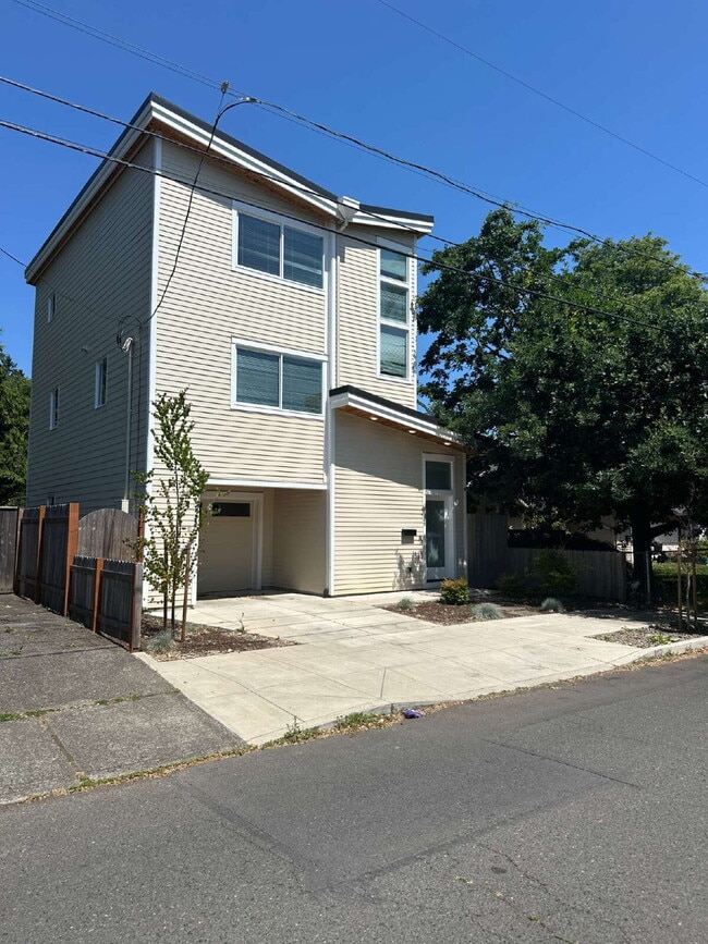 Building Photo - Beautiful 2023-construction, St. Johns Hom...