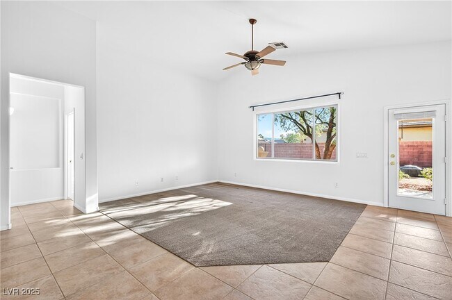 Building Photo - 3798 Greenfield Lakes St
