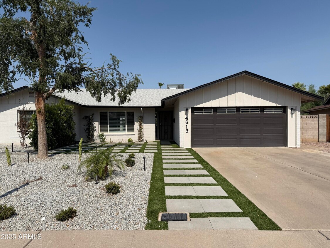 Primary Photo - 4613 S Rita Ln