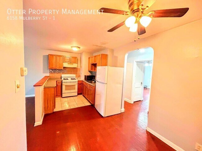 Building Photo - Lovely 2BR/1BA Northeast Philly Ground Flo...