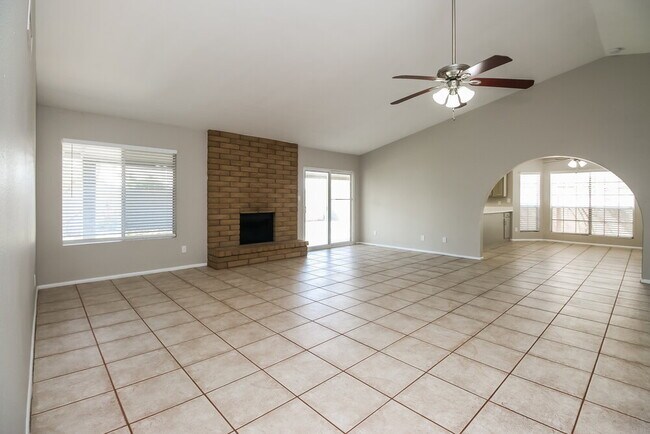 Building Photo - 1213 W Stottler Dr