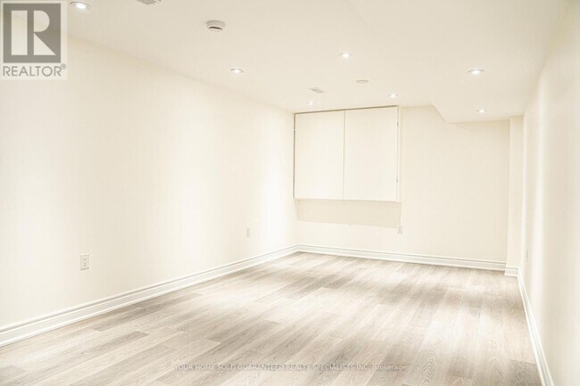 Photo du bâtiment - 29 Bloomfield Trail