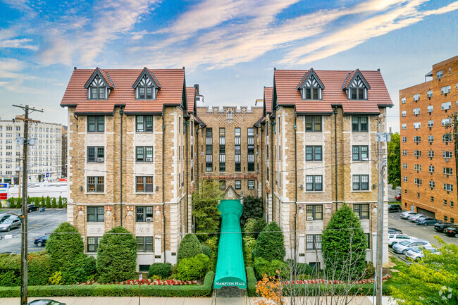 Foto del edificio - Hampton Hall