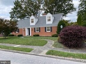Building Photo - 731 Fairview Ave