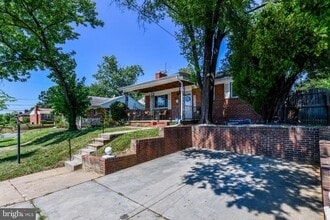 Building Photo - 6924 Emerson St