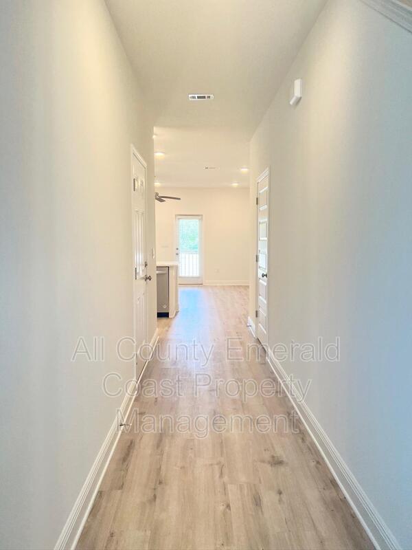 Building Photo - 5 Renea Cv