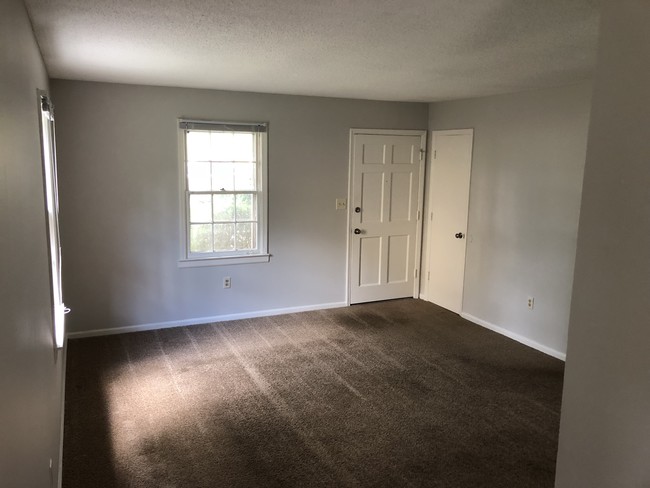 Living Room - 1011 Morningside Dr