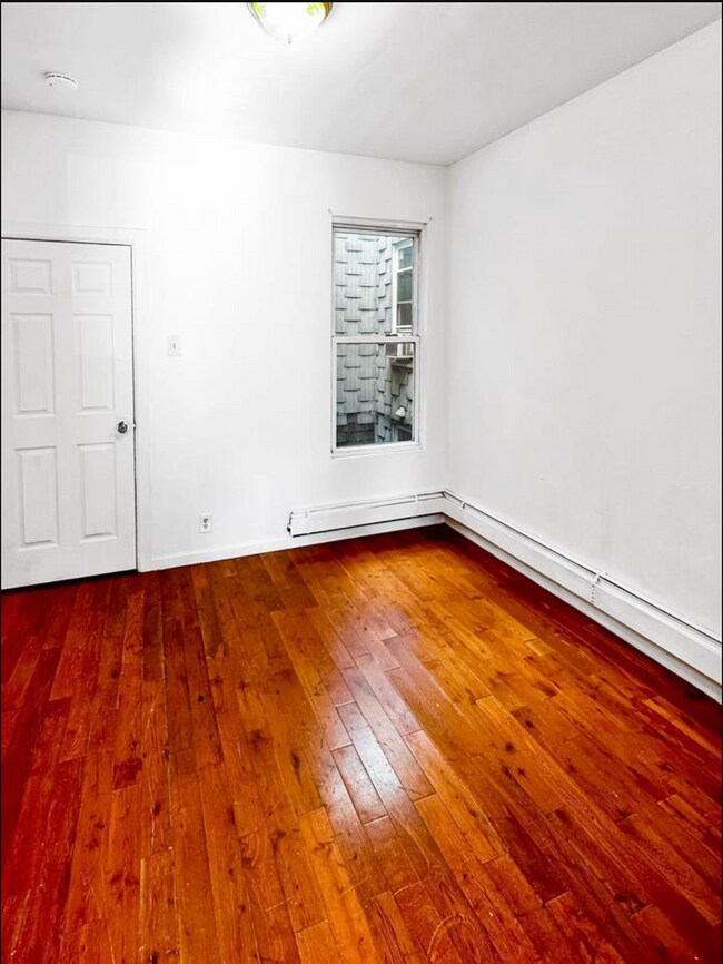 Foto del edificio - 196 Duncan Ave