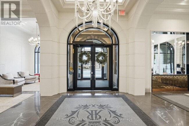 Building Photo - 300 Randall St