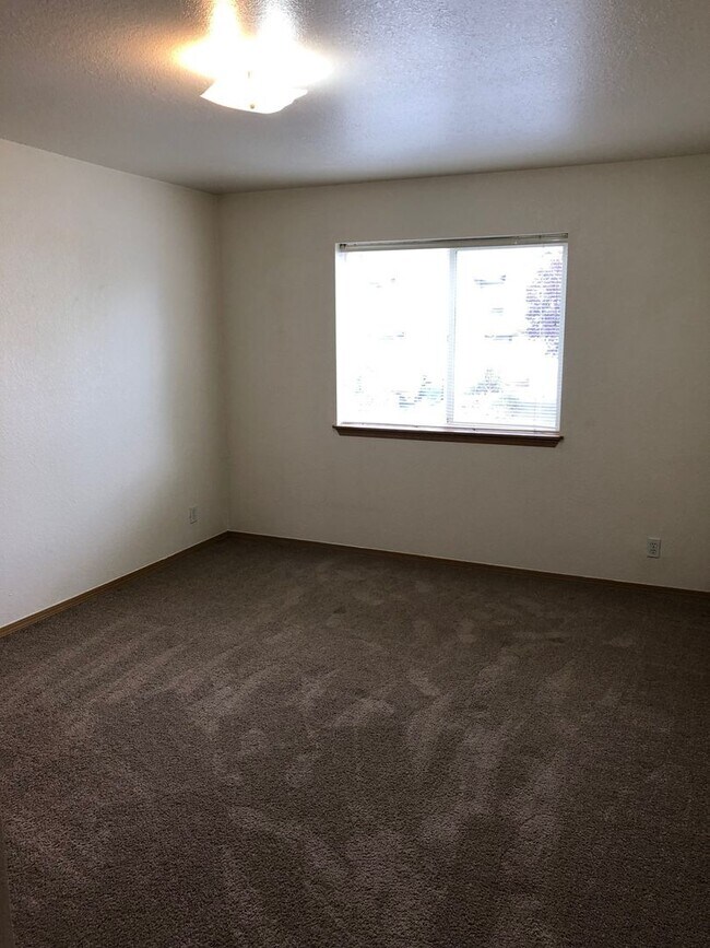 Foto del edificio - 3 Bedroom, 2.5 Bathroom Townhouse - Locate...