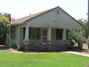 Building Photo - 16970 E Milton Rd