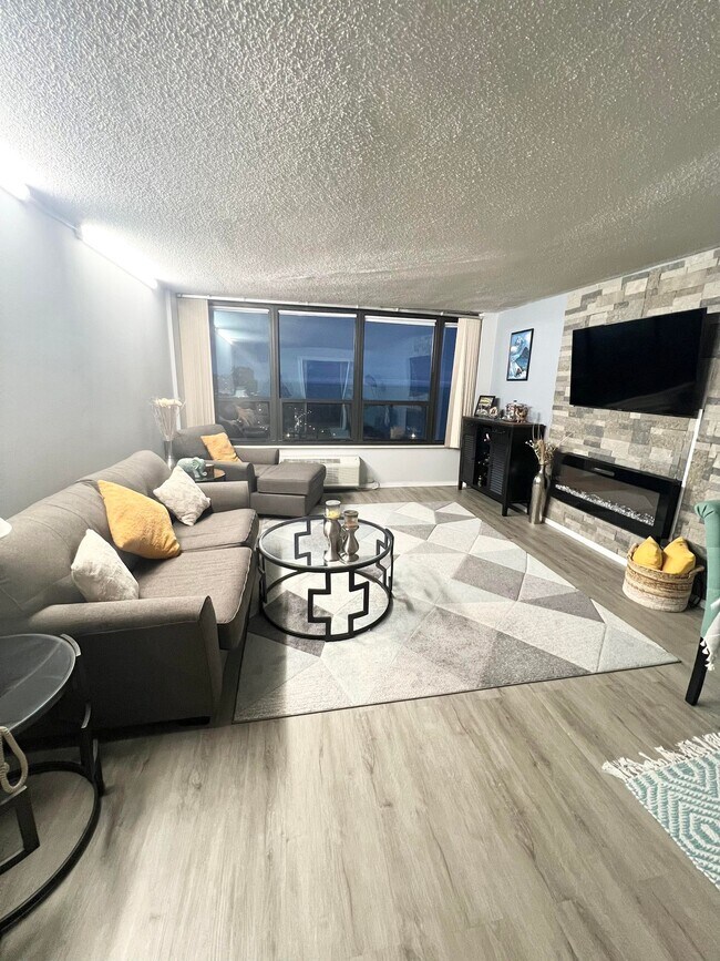 Foto del edificio - 5100 N Marine Dr